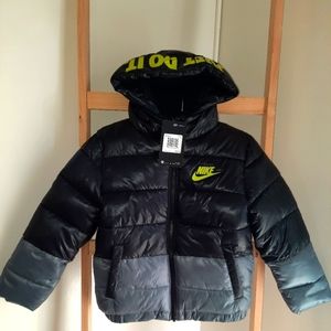 Boys size 6 Nike jacket.